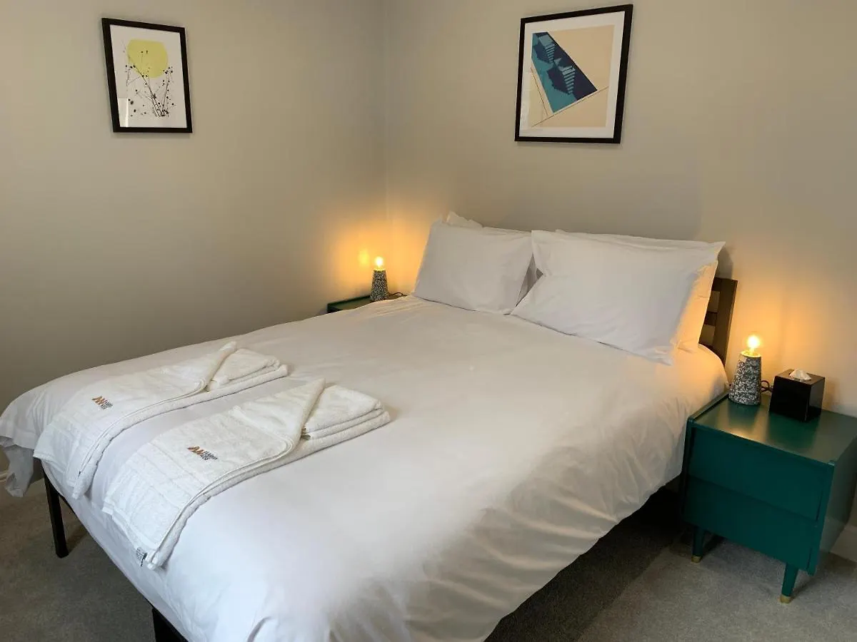 Aaron Wise - Victoria House Apartment Cardiff United Kingdom